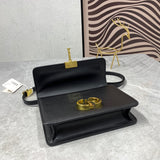 30 Montaigne Flap Bag