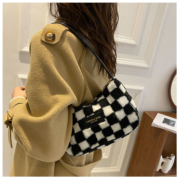 Niche Design Fashion Plush Plaid Underarm Bag For Women