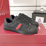 Men's Ace Series GG Embossed Leather Low-Top Sneakers - Black |625787 1XK10 1000