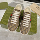 Women's Ace Series Ebony GG Supreme Bee Print Sneakers |550051 9N050 8465