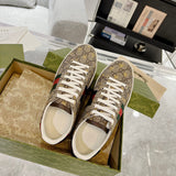 Women's Ace Series Ebony GG Supreme Bee Print Sneakers |550051 9N050 8465
