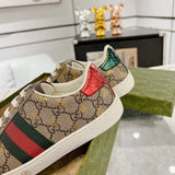 Women's Ace Series Ebony GG Supreme Bee Print Sneakers |550051 9N050 8465