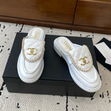 Women's Chain-Detail Diamond-Quilted Buckle Mule (White Calfskin) |G45474 X01000 10601