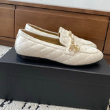 Women's White Calfskin Diamond-Quilted Chain-Detail Loafers |G36646 X01000 0P193