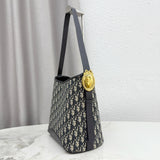 2026 TMédaillon Bucket Bag, Blue Oblique Jacquard|M1532QTZQ_M928