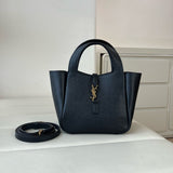 LE 5 À 7 BABY BEA Black Grained Leather Tote Bag 872469AADUU1000