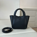 LE 5 À 7 BABY BEA Black Grained Leather Tote Bag 872469AADUU1000