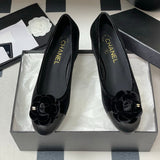 Women's Black Camellia Velvet and Leather Block Heel Pumps |G32913
