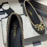 Women's Black Sheepskin Chain-Detailed Chunky Heel Pumps |G46663