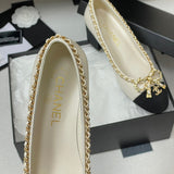 Women's Off-White Lambskin Chain-Detailed Two-Tone Chunky Heel Pumps |G47191