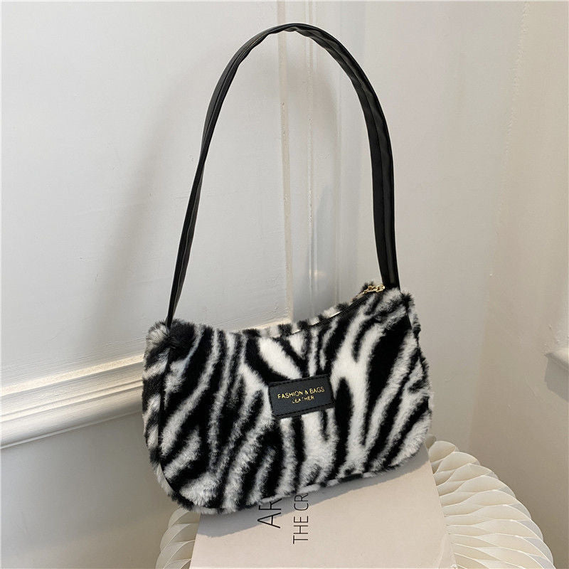 Niche Design Fashion Plush Plaid Underarm Bag For Women